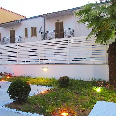 A Due Passi Dal Mare Gasthof