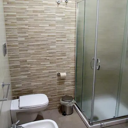 A Due Passi Dal Mare Guest house