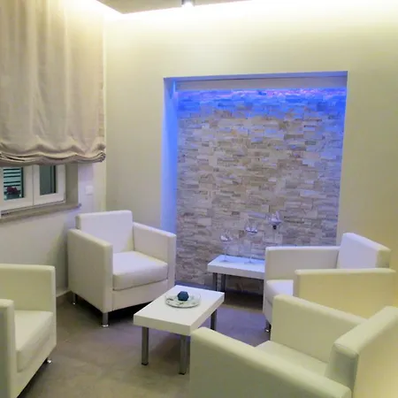 A Due Passi Dal Mare Gasthof 4*