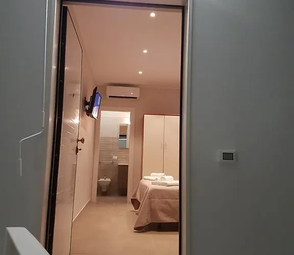 A Due Passi Dal Mare 4* 马里纳斯基亚沃尼亚